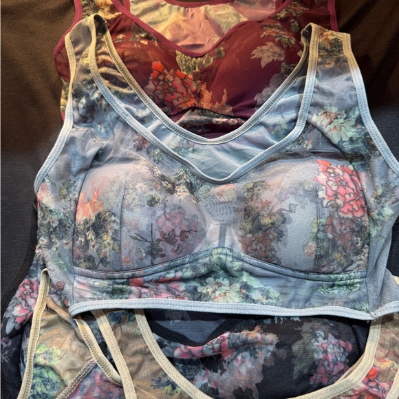 NEW Bundle 4 Bralettes Sz Med- Multicolor Removable Pads. Comfy Feminine Style - Picture 6 of 7